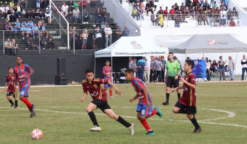 O Campeonato de Futebol de Jacareí tem o objetivo de promover a integração entre os atletas