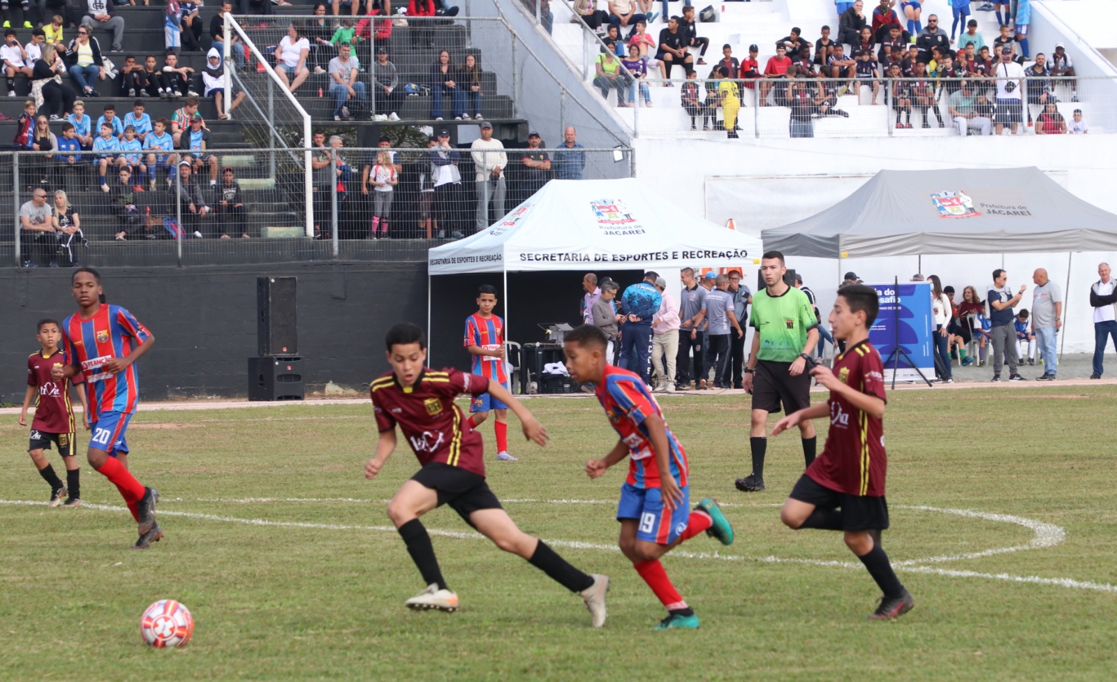 O Campeonato de Futebol de Jacareí tem o objetivo de fortalecer as equipes de base e promover a integração entre os atletas