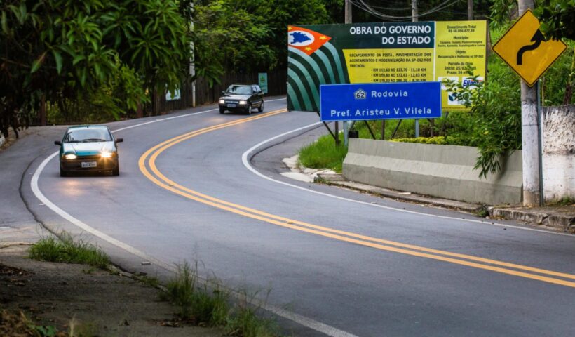 Acidente na Rodovia SP-62 deixa três pessoas feridas, na manhã desta terça-feira (14)