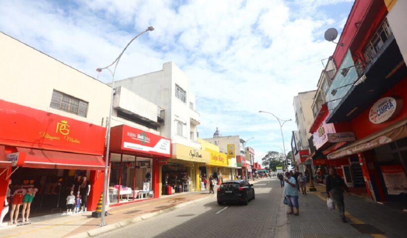 Rua do Centro de SJC. Corredores viários de SJC recebem obras e interdições a partir desta segunda-feira (20)_ motoristas devem ficar atentos