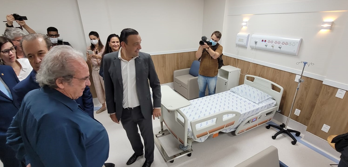 Governador em exercício, Felicio visita novas instalações da Santa Casa de SJC e Lucy Montoro, em Taubaté