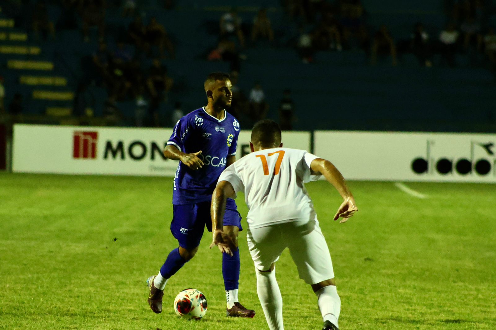 Jogo entre São José EC e Desportivo Brasil no Martins Pereira