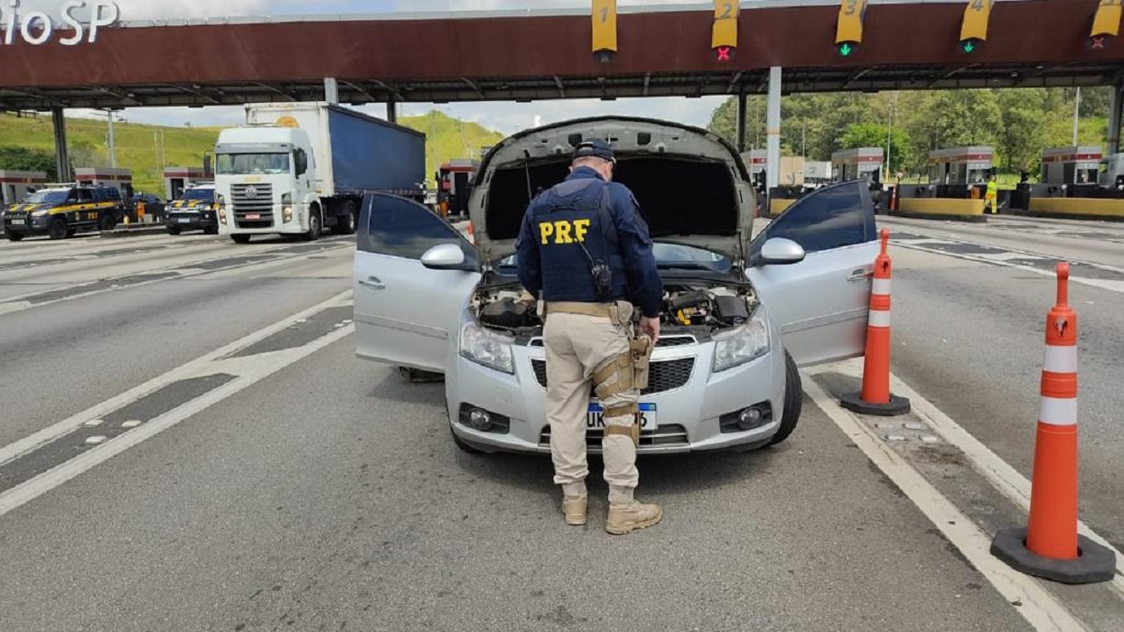 Jacareí: Veículo é recuperado pela PRF na via Dutra