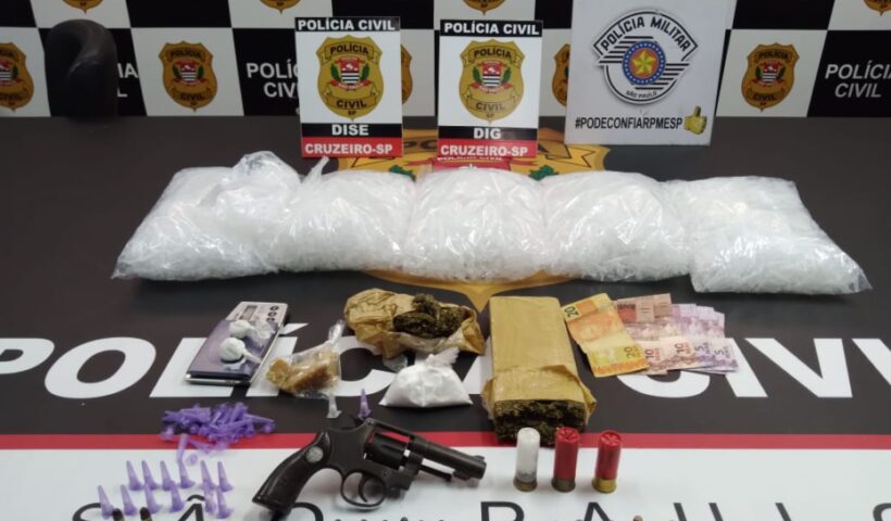 Polícia Militar e Civil apreendem: armas, munição, drogas e dinheiro nas cidades de Cruzeiro e Lorena