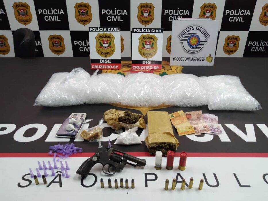 Polícia Militar e Civil apreendem: armas, munição, drogas e dinheiro nas cidades de Cruzeiro e Lorena
