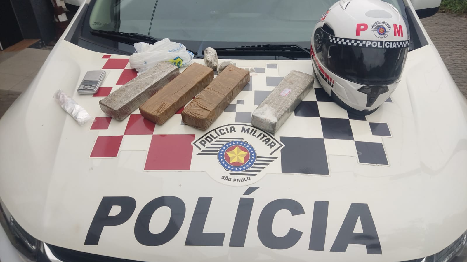 Ubatuba: traficante é preso em flagrante com tijolos de maconha