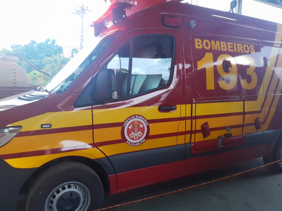 viatura ambulância corpo de bombeiros: Taubaté: Homem de 55 anos falece após acidente com escavadeira