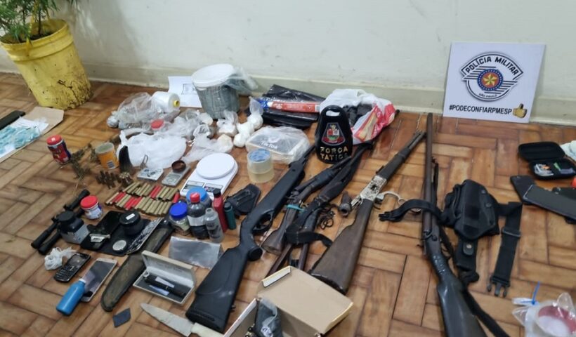 Armas. Operação Policial apreende grande quantidade de armas e drogas em Cunha; quatro suspeitos foram presos