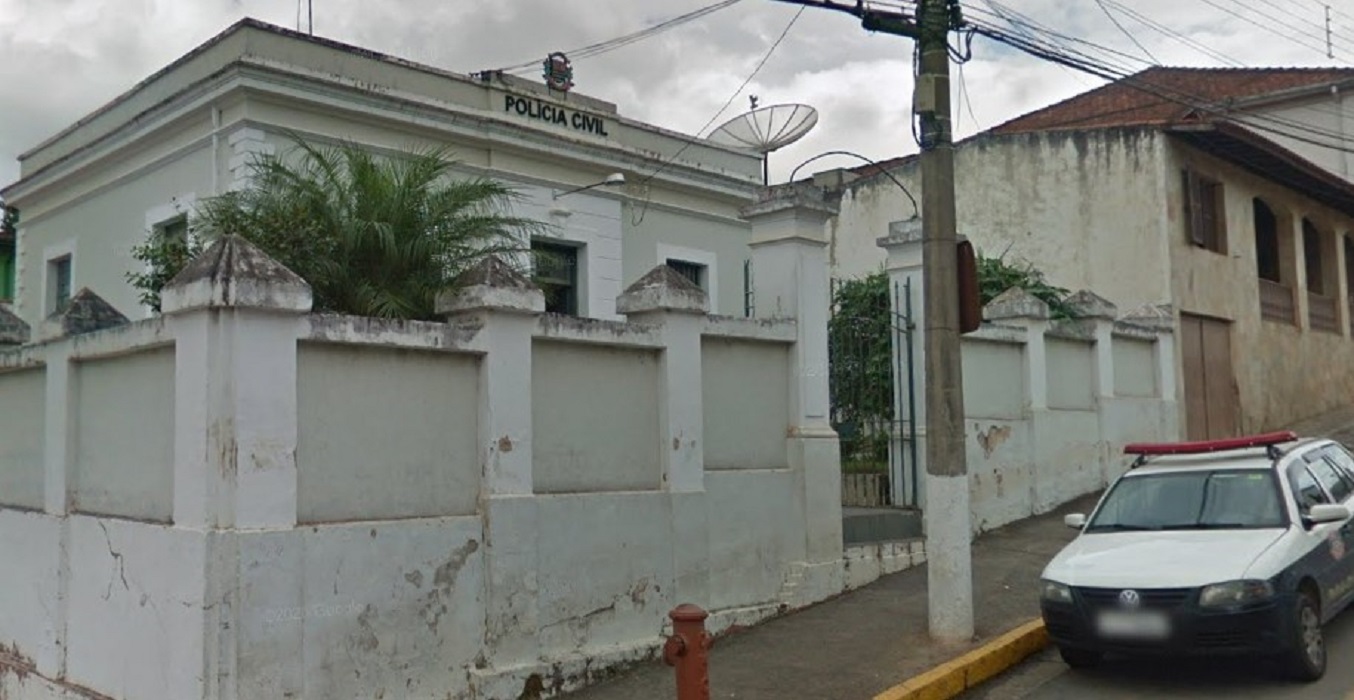 Casa é furtada e incendiada em Lagoinha