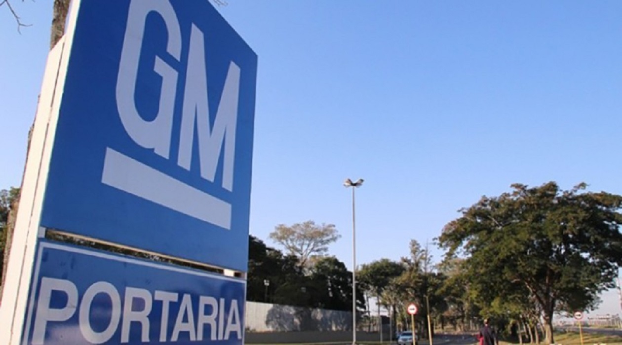 Metalúrgicos da GM aprovam aviso de greve por estabilidade no emprego segundo sindicato