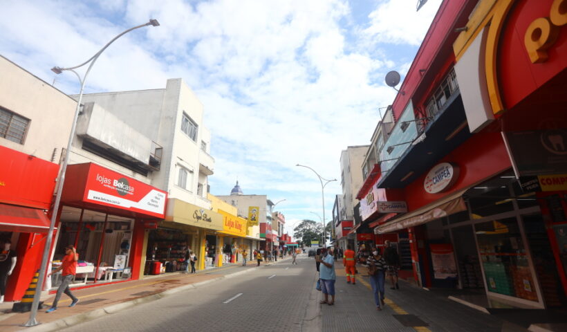 Fiação elétrica começa a ser removida na Rua 15 de Novembro em SJC
