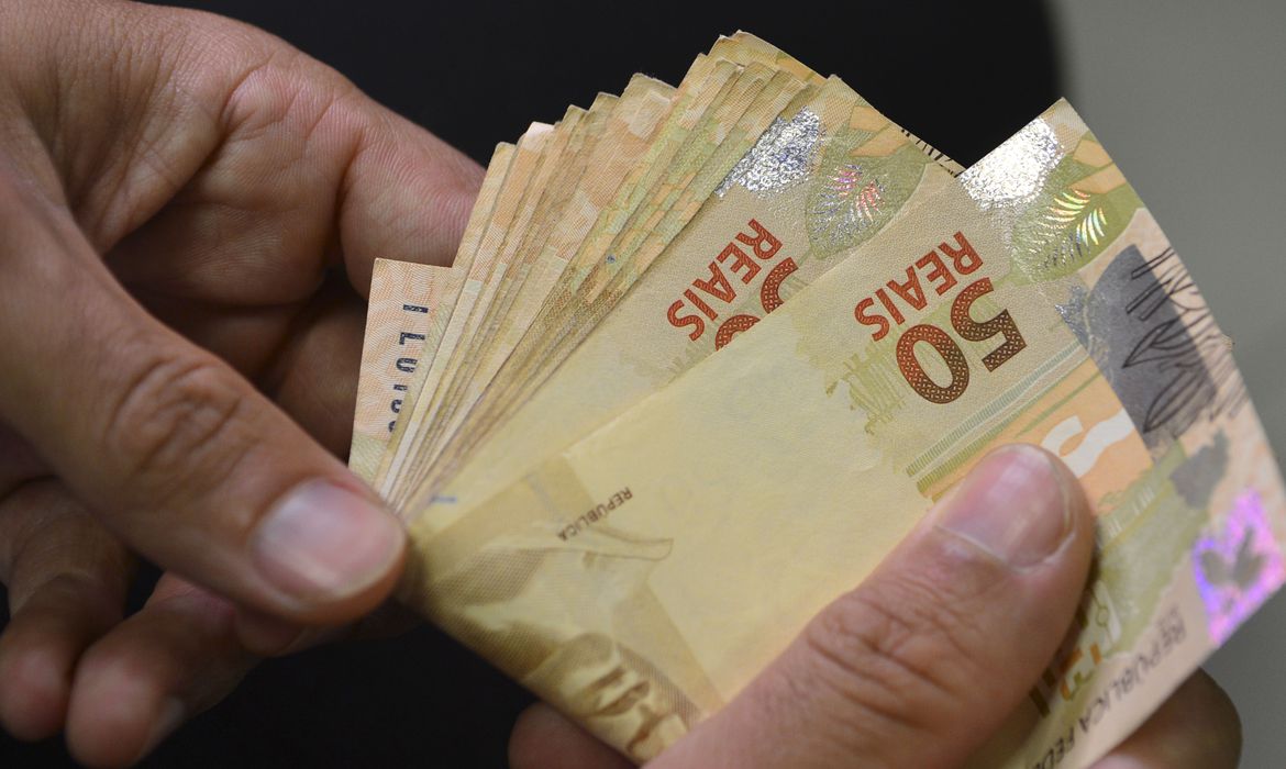 Juro do consignado a aposentados aposentados sofrerá reajuste neste ano