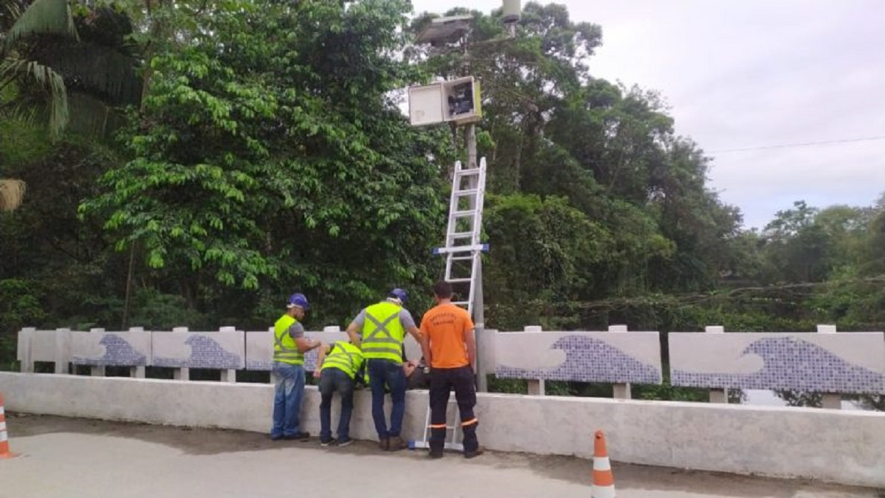 Cemaden realiza manutenção dos pluviômetros em Ubatuba