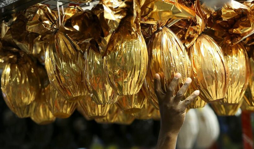 Ovos de Páscoa. Nesta época é comum a alta variação de preços dos produtos típicos vendidos na semana santa