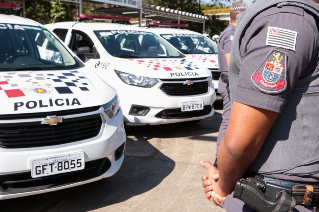 viatura pm e policial - Polícia Militar de Cruzeiro recupera moto furtada em Itanhandu-MG