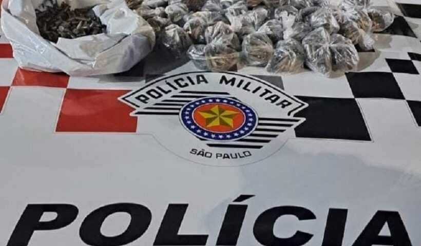 Drogas apreendidas pela PM no bairro Lagoa Azul, em Jacareí