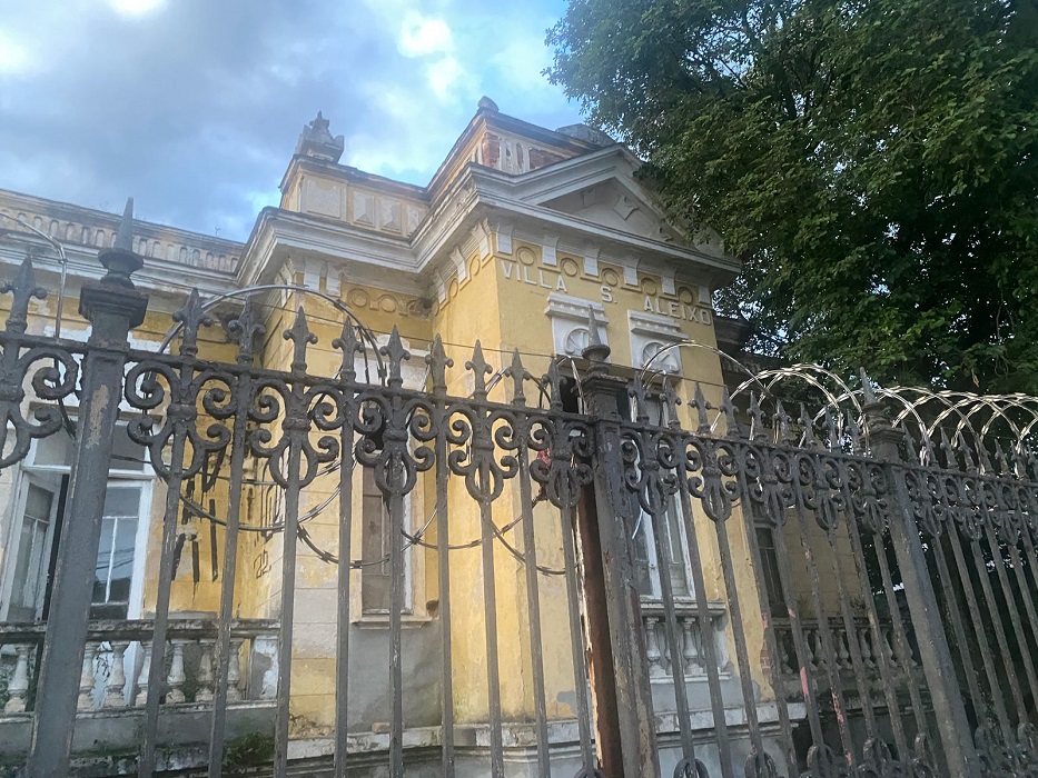 Prédio da Villa Santo Aleixo, em Taubaté
