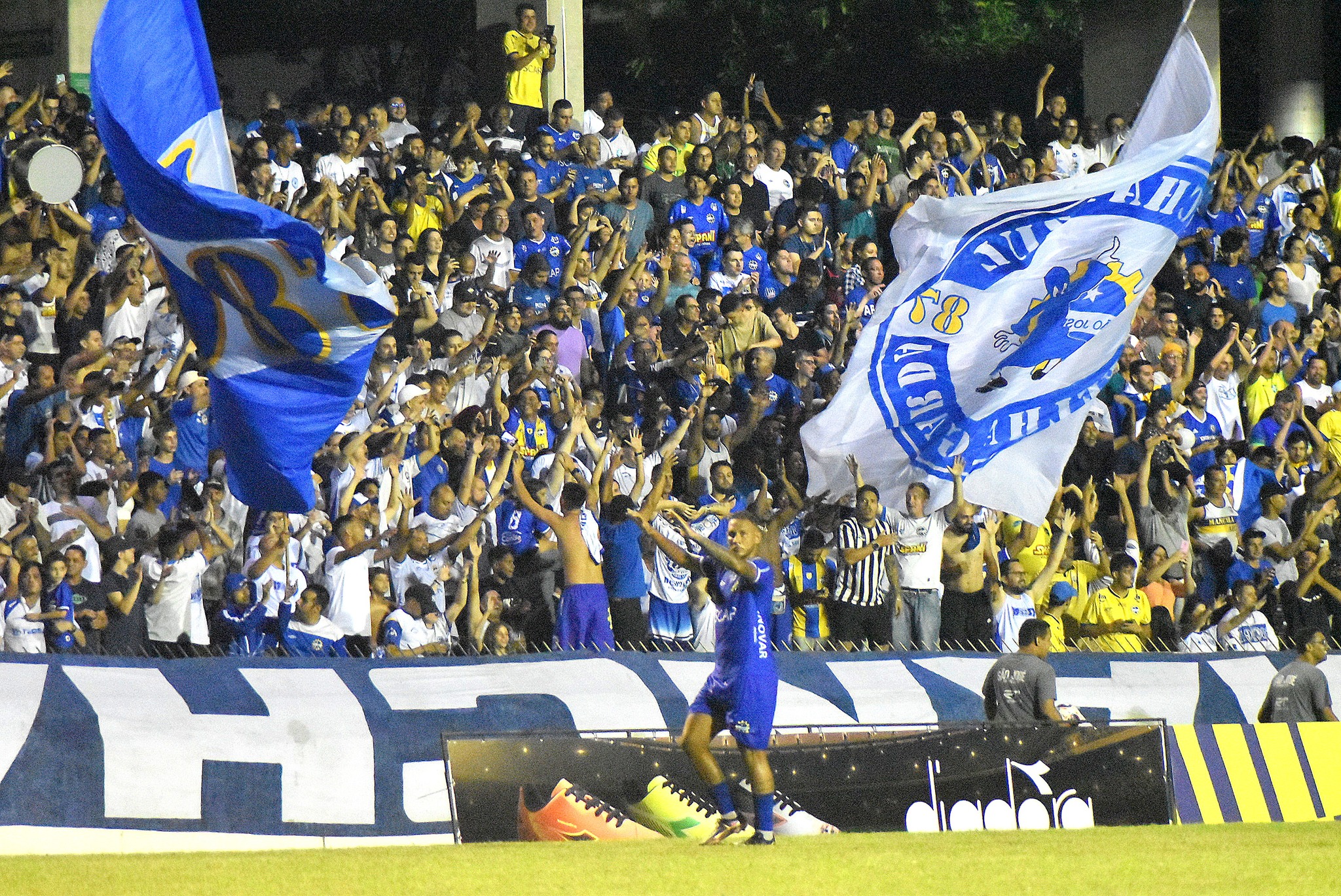 Torcida do São José EC compareceu em grande número no Martins Pereira nesta quarta-feira (8)