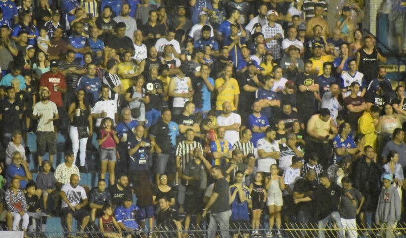 Torcida do São José EC promete lotar o Martins Pereira no jogo desta quarta-feira (8)