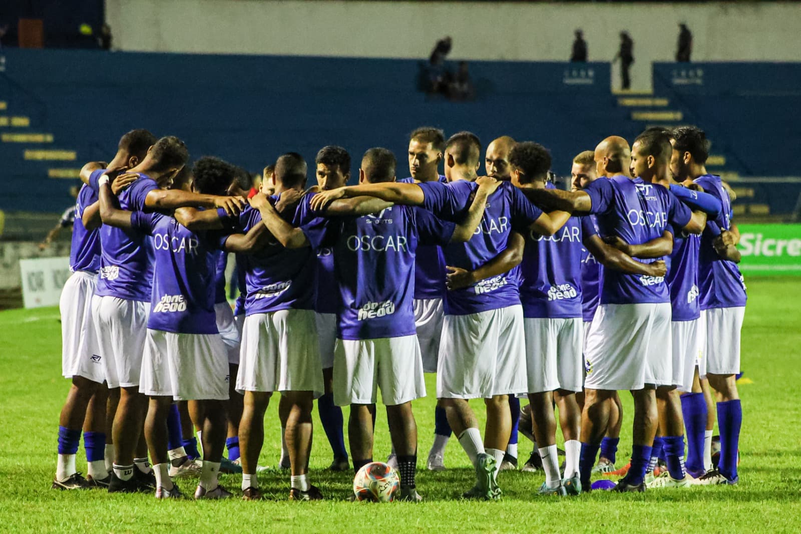 Jogadores do São José EC reunidos antes de jogo no Martins Pereira