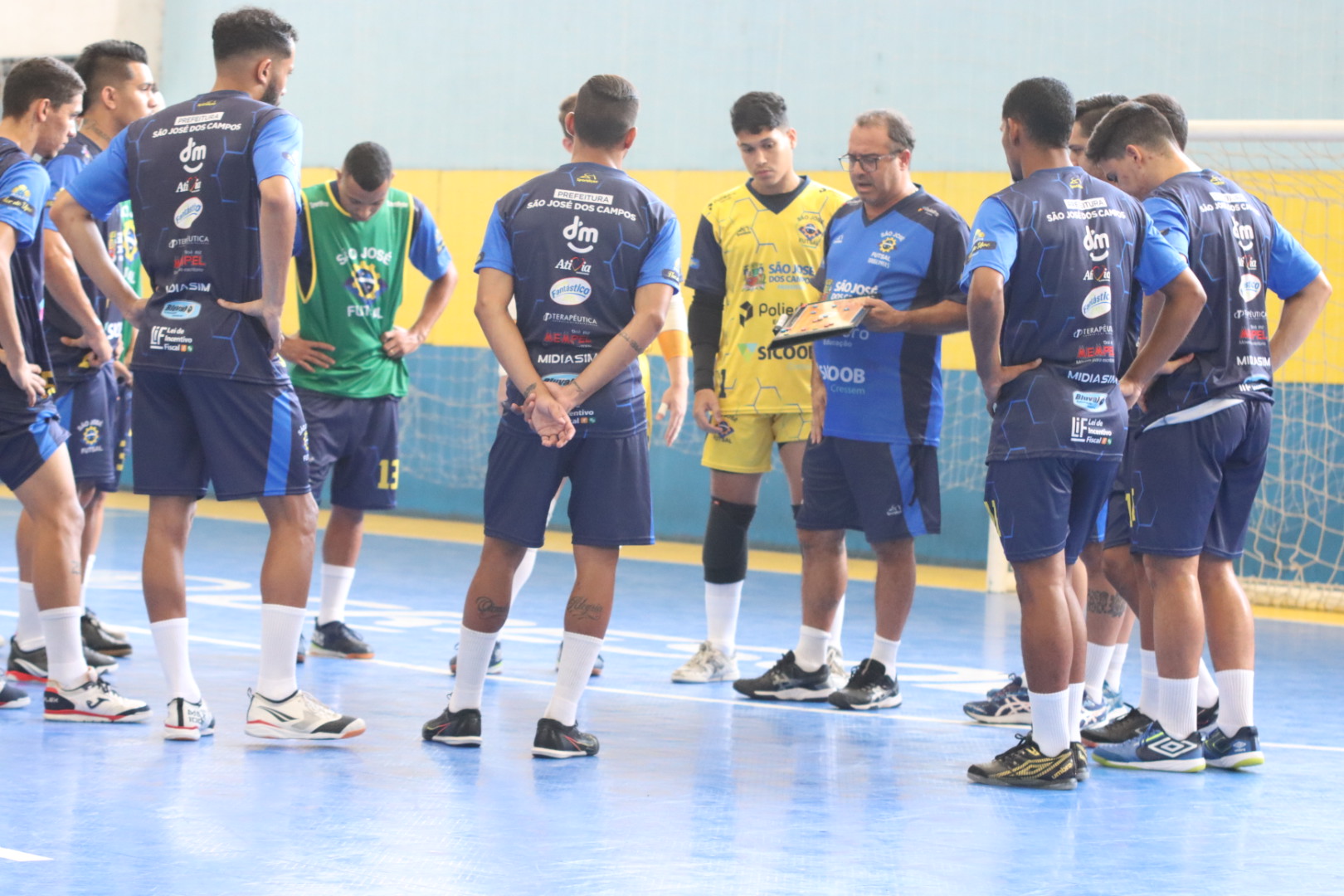Jogadores e comissão técnica do São José Futsal seguem se preparando para o início da temporada 2023