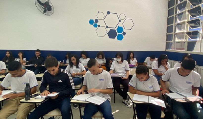 Alunos do Cephas , que abre inscrições para o maior vestibulinho de sua história; são 520 vagas em cursos técnicos gratuitos