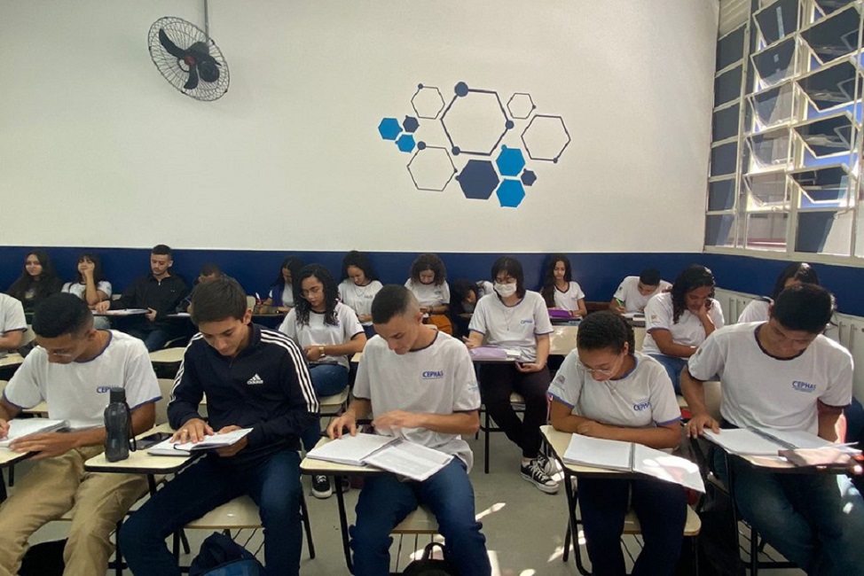 Alunos do Cephas , que abre inscrições para o maior vestibulinho de sua história; são 520 vagas em cursos técnicos gratuitos