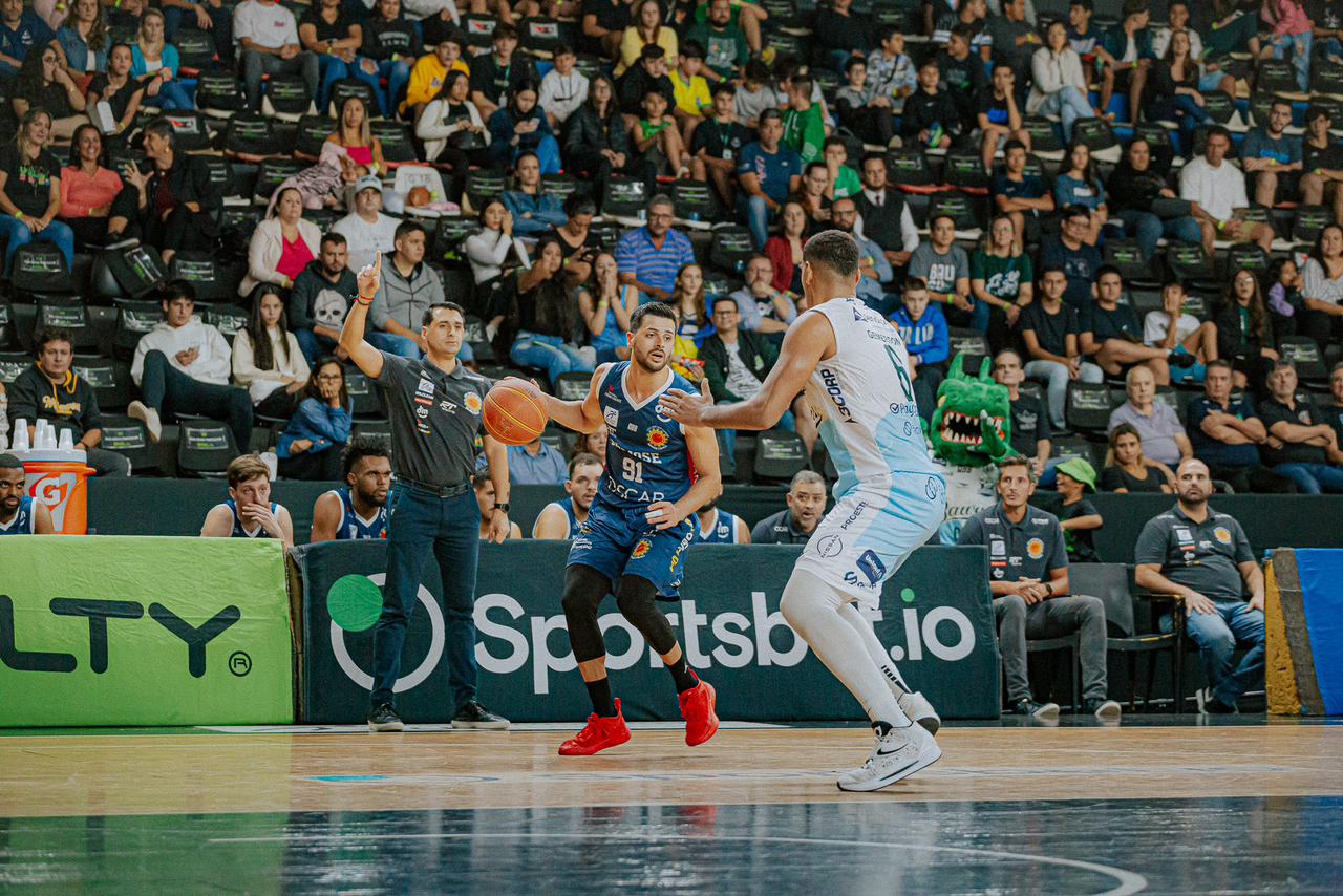 São José Basketball lutou até o fim e conquistou a vitória no Ginásio Panela de Pressão