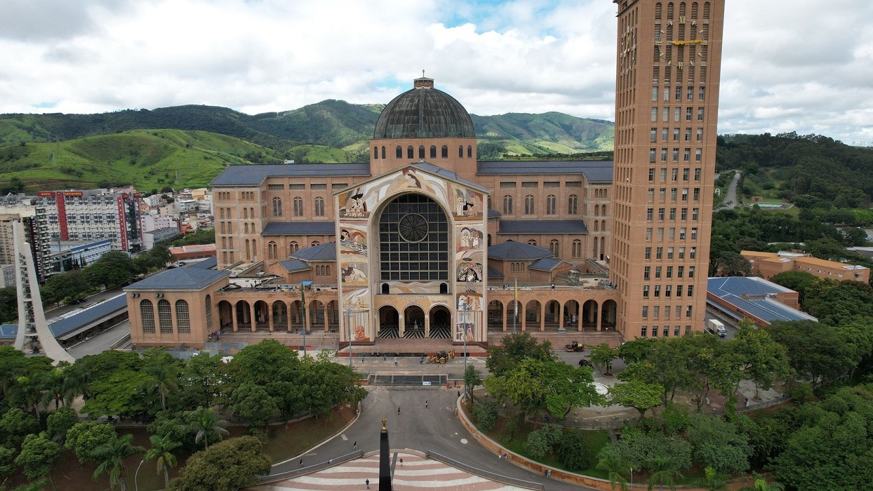 Santuário de Aparecida, um dos principais destinos para o turismo religioso