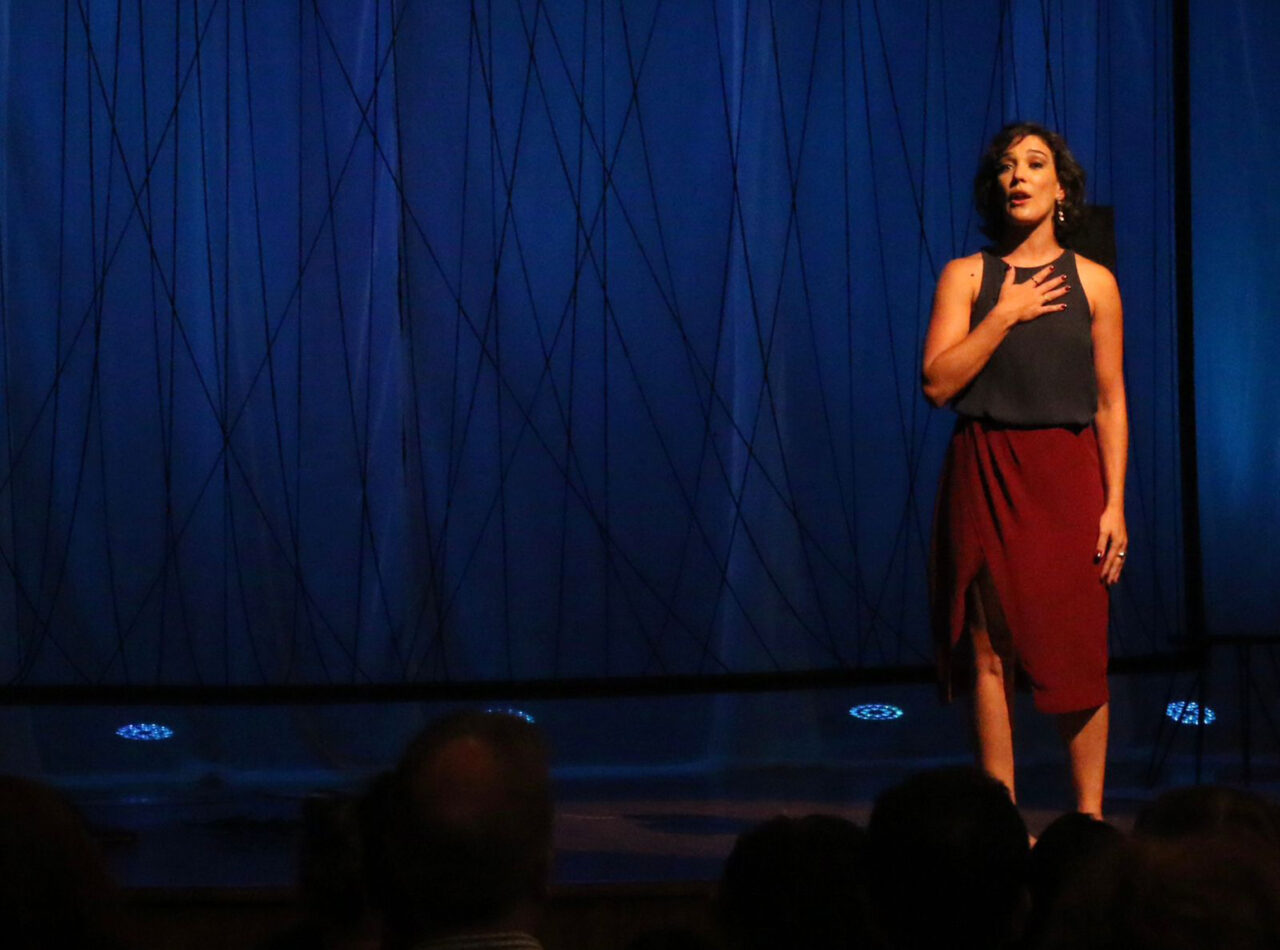 Peça de Adriana Birolli é a principal atração teatral da Agenda Cultural no Vale deste fim de semana