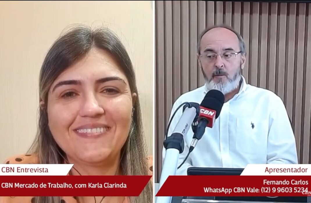 Karla Clarinda e Fernando Carlos conversando sobre integração ntre times nas empresas