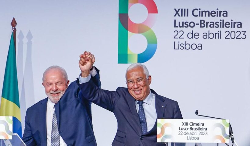 Lula ao lado do primeiro-ministro de Portugal, António Costa