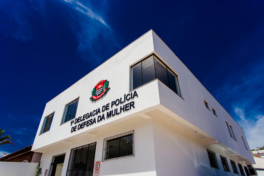 Facada de delegacia da mulher, em são paulo