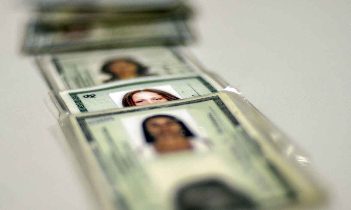 O golpe está aí: Brasil registra uma tentativa de fraude de identidade a cada 8 segundos