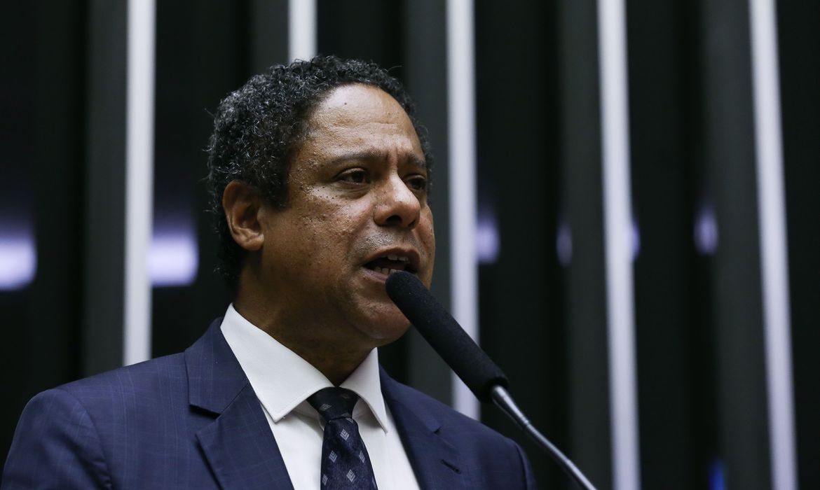 Deputado Prlando Silva, relator do PL das Fake News