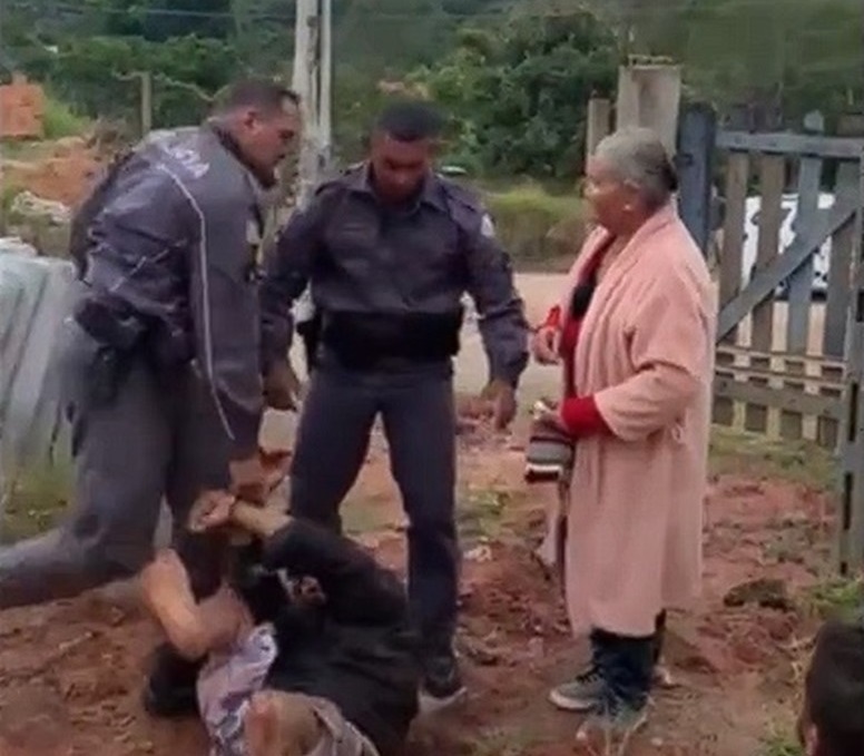 Segundo PM é afastado no caso de agressão à idosa em Igaratá