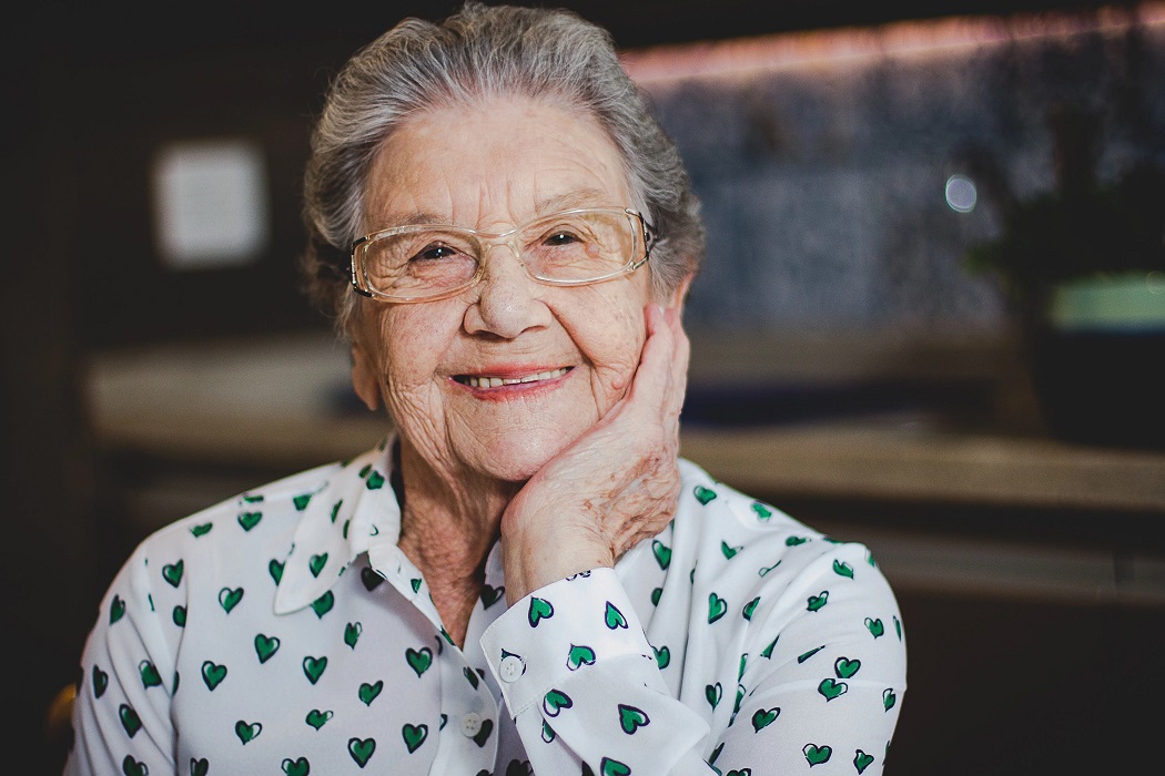 Morre aos 91 anos, apresentadora e cozinheira Palmirinha Onofre