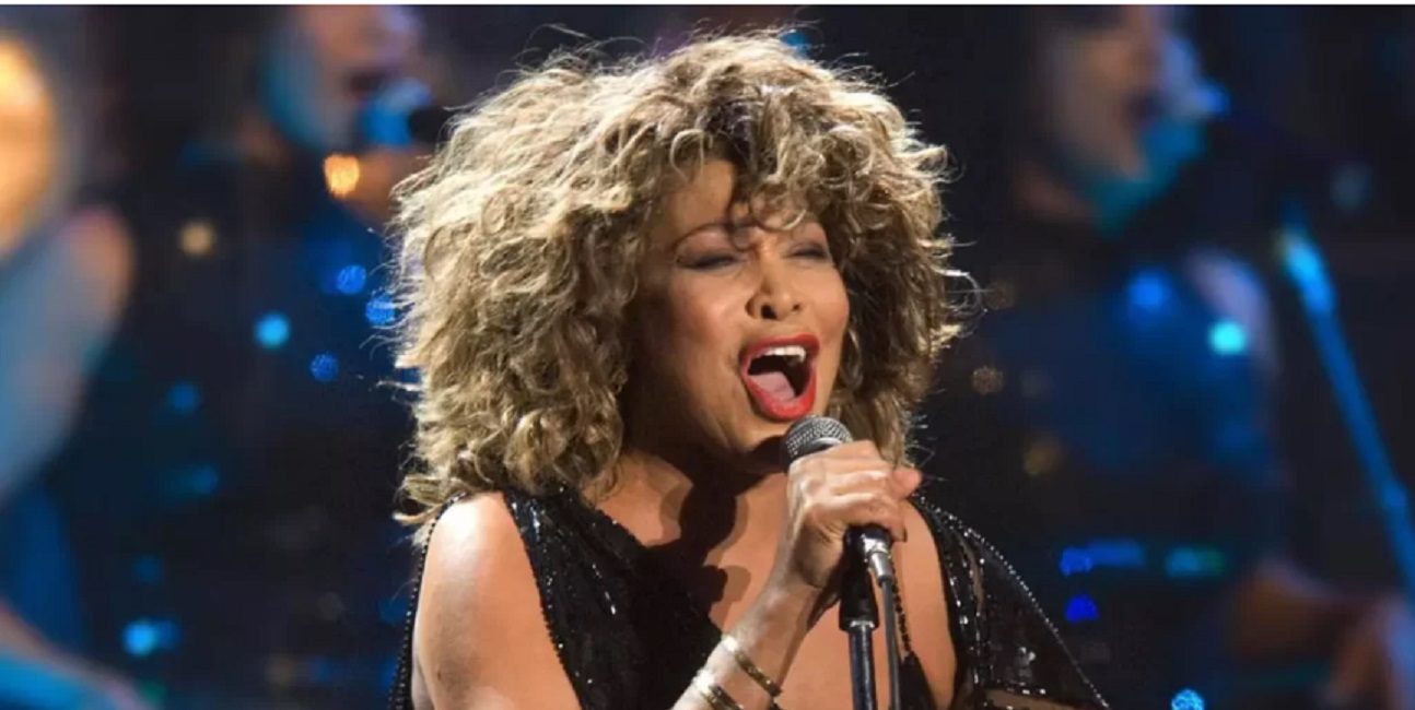 Tina Tuner cantando em espetáculo