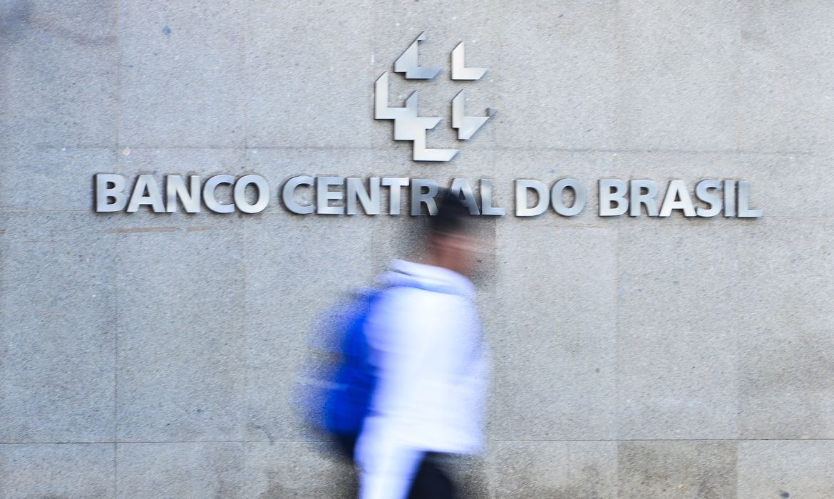 Edifício-Sede do Banco Central em Brasília. Previsão de inflação do mercado financeiro cai para 6,02% em 2023