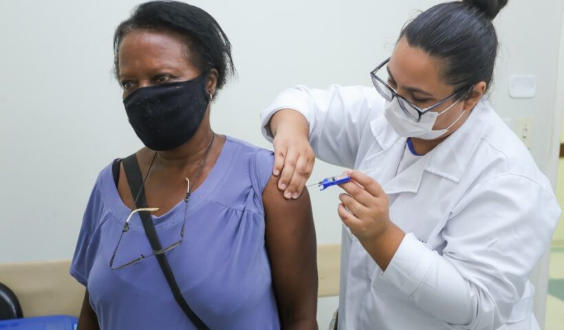 Vacinação contra a gripe em São José dos Campos