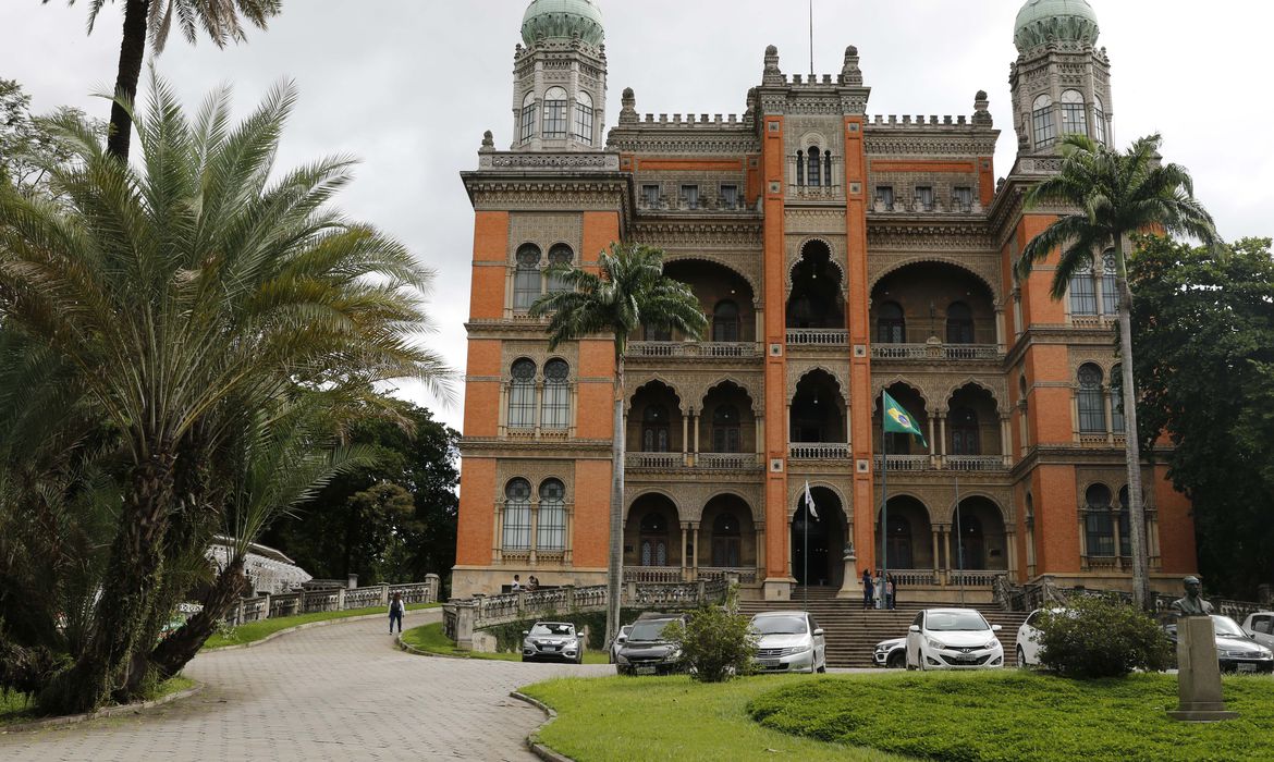 Castelo Mourisco, sede da Fundação Oswaldo Cruz (Fiocruz), em Manguinhos. Estudo mostra ressurgimento do sorotipo 3 da dengue