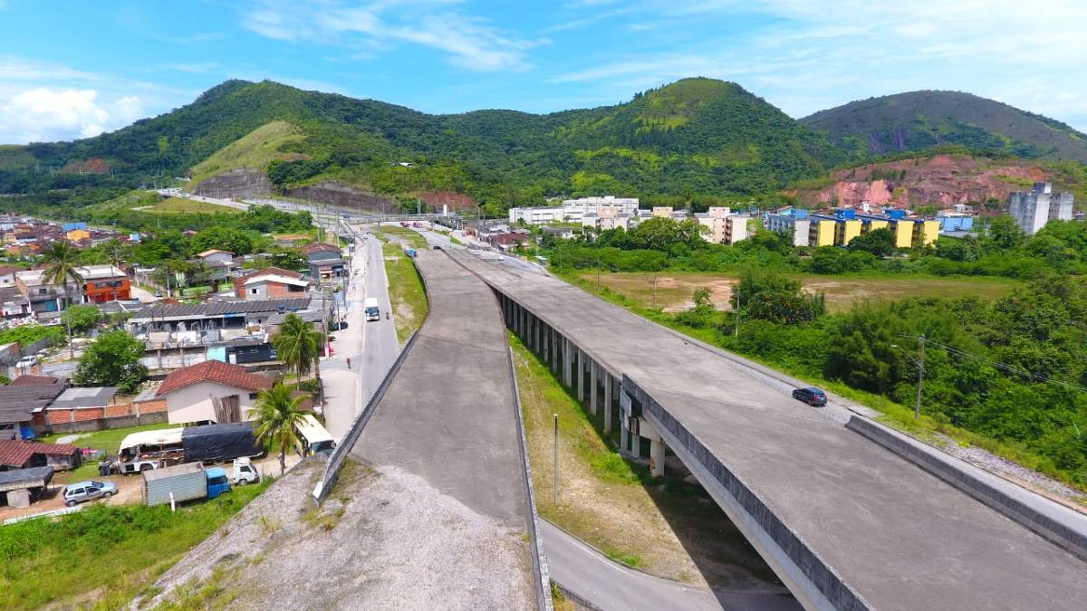 Contorno da Rodovia dos Tamoios em obras no Litoral Norte