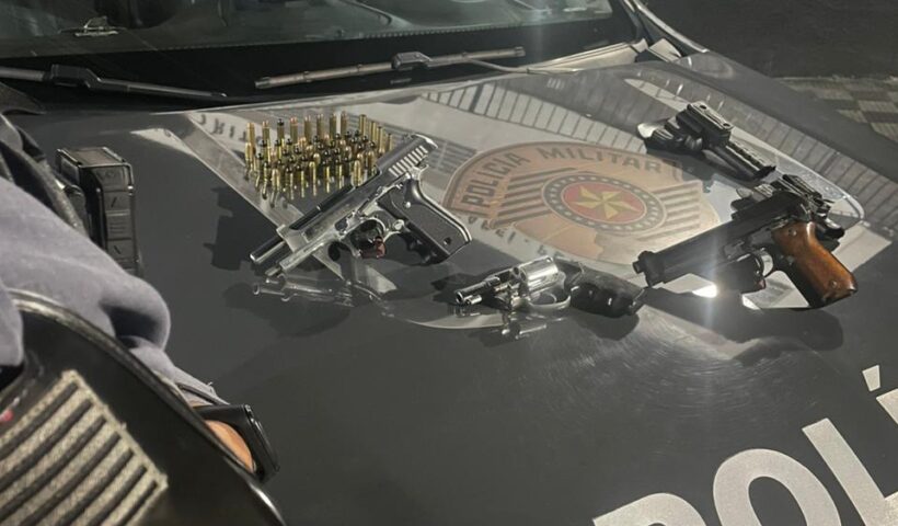 Polícia militar apreende armas e munição em uma "barbearia" na cidade de Jacareí