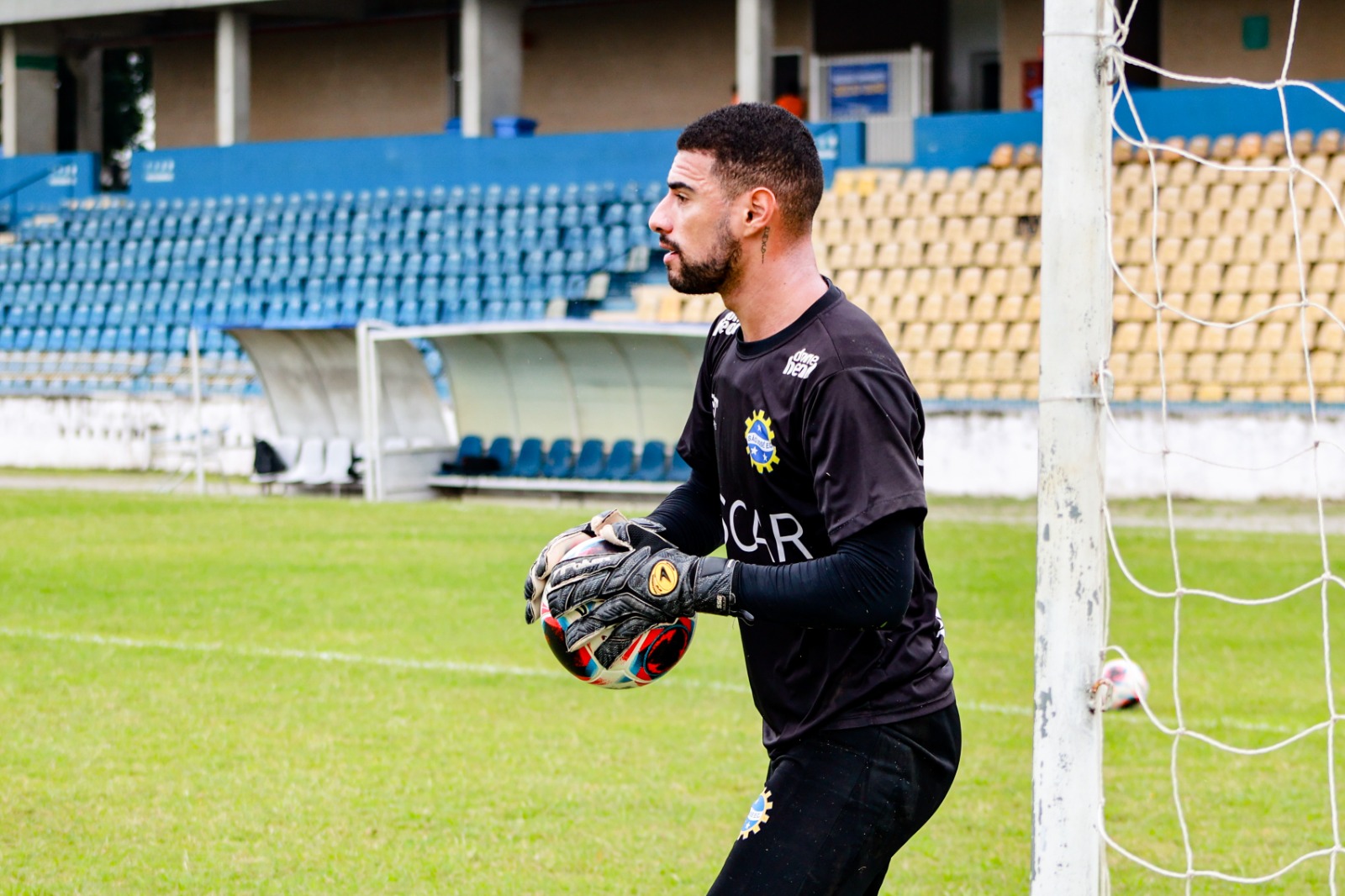 Ariel Luciano durante treinamento no Martins Pereira