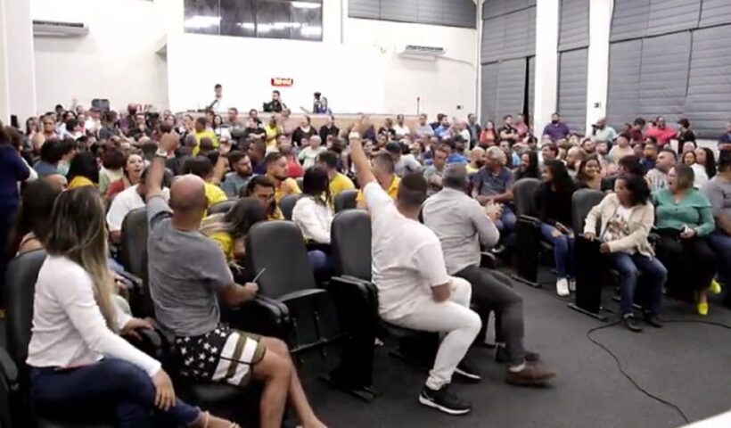 Sessão que votaria pela cassação da prefeita Flávia Pascoal (PL) de Ubatuba é adiada para segunda-feira (29)