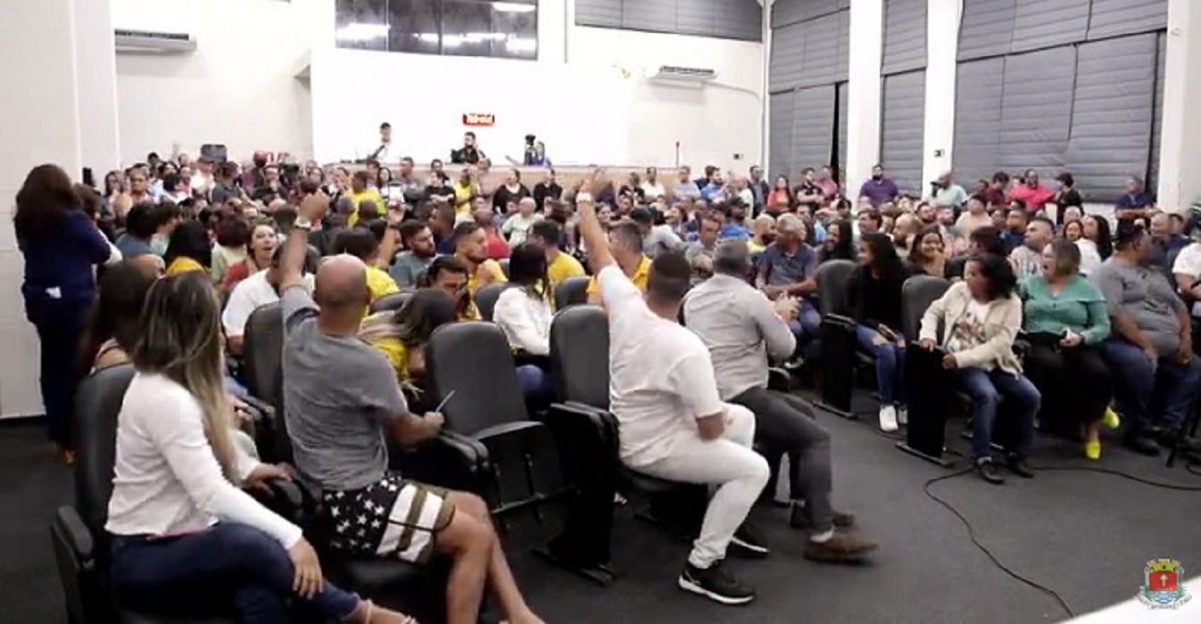 Sessão que votaria pela cassação da prefeita Flávia Pascoal (PL) de Ubatuba é adiada para segunda-feira (29)