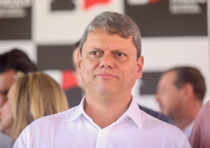 Tarcísio inaugura escola construída por meio de Parceria Público-Privada em São José dos Campos e participa de evento em Pindamonhangaba.