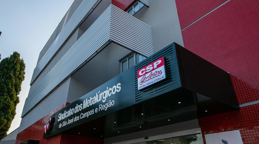 São José dos Campos: Sindicato alerta ex-trabalhadores da EMBRAER sobre golpe do PIX
