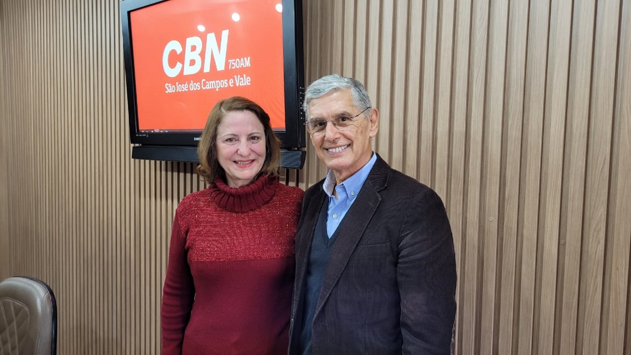 Neide Pereira pinto, presidente do INVOZ e Manoel de Oliveira, presidente de honra do INVOZ