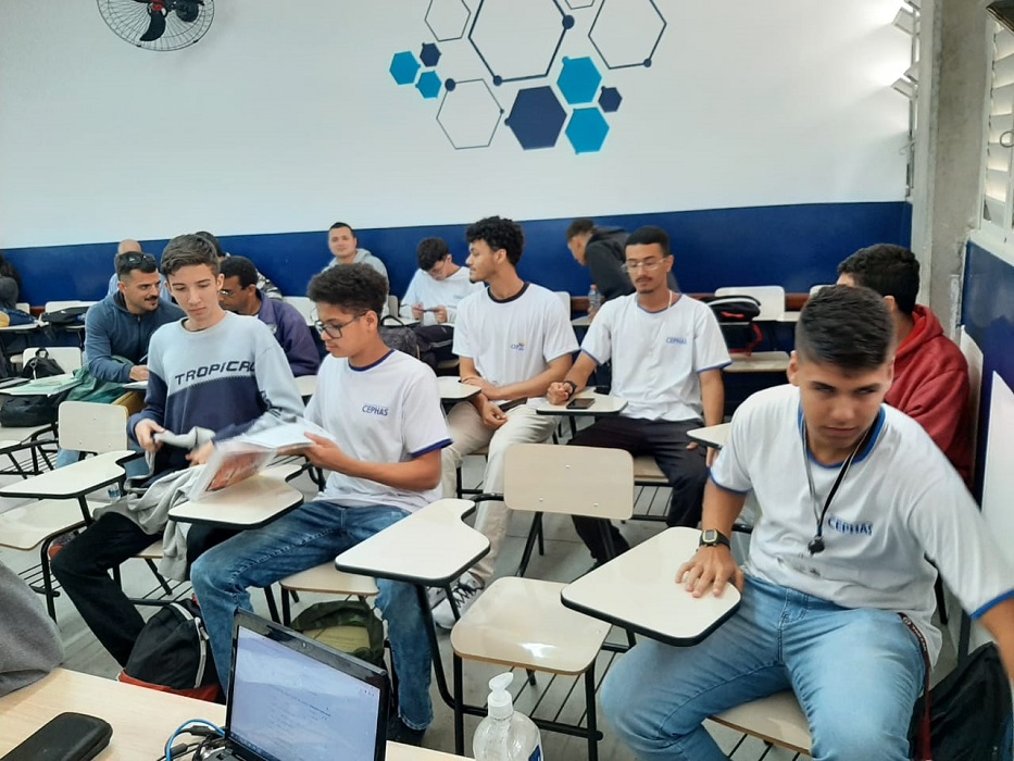 Alunos no Cephas. Matrículas de novas turmas começam na segunda-feira, 12 de junho de 2023